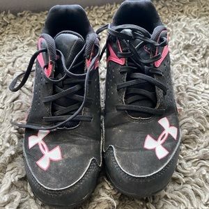 Girl’s Under Armour Softball cleats